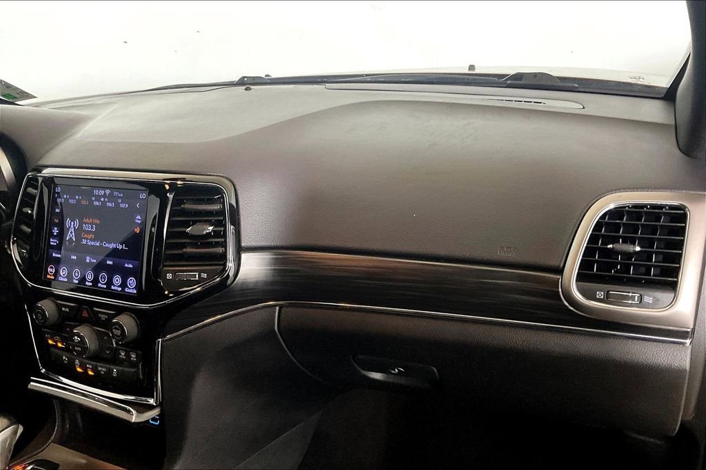 Used 2020 Jeep Grand Cherokee Limited AWD/4WD image 12