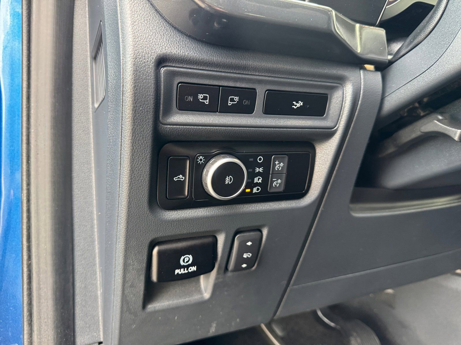 Certified 2022 Ford F150 XLT w/ Equipment Group 302A High image 21