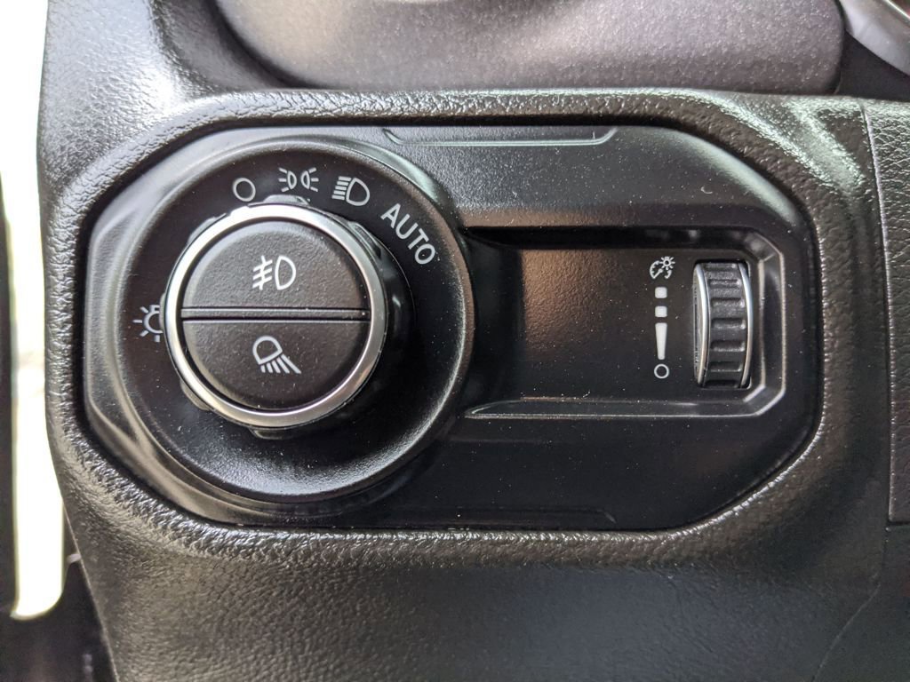 Used 2023 Jeep Gladiator Mojave w/ LED Lighting Group AWD/4WD image 14