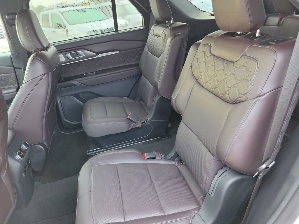 Certified 2025 Ford Explorer Platinum w/ Ultimate Package image 13