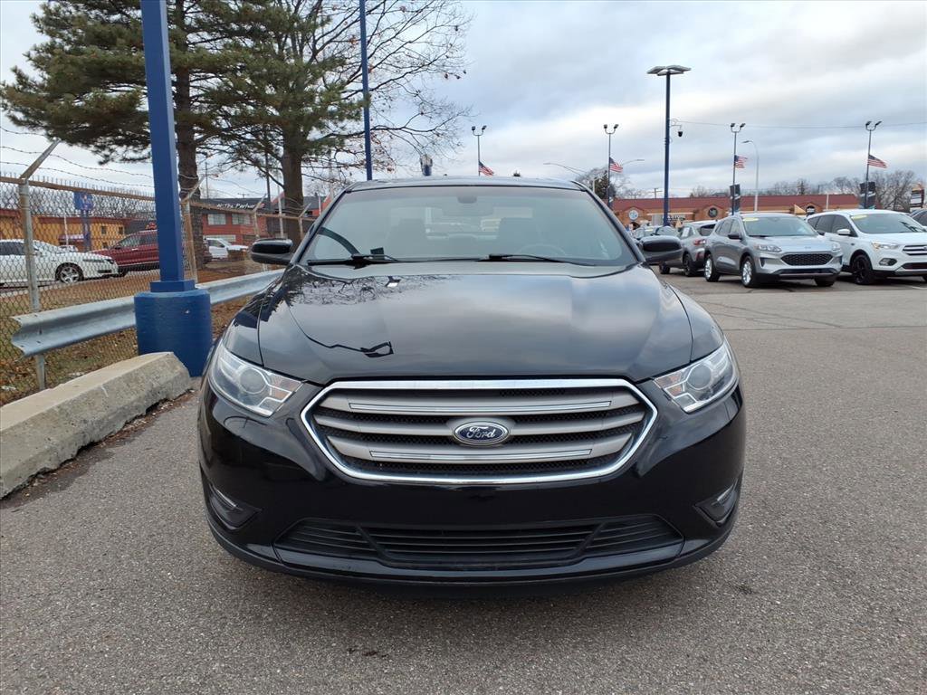 Certified 2018 Ford Taurus SEL w/ Equipment Group 201A image 6