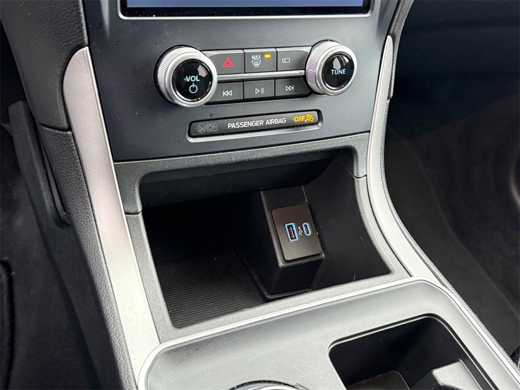 Certified 2022 Ford Edge SE w/ Black Appearance Package image 26