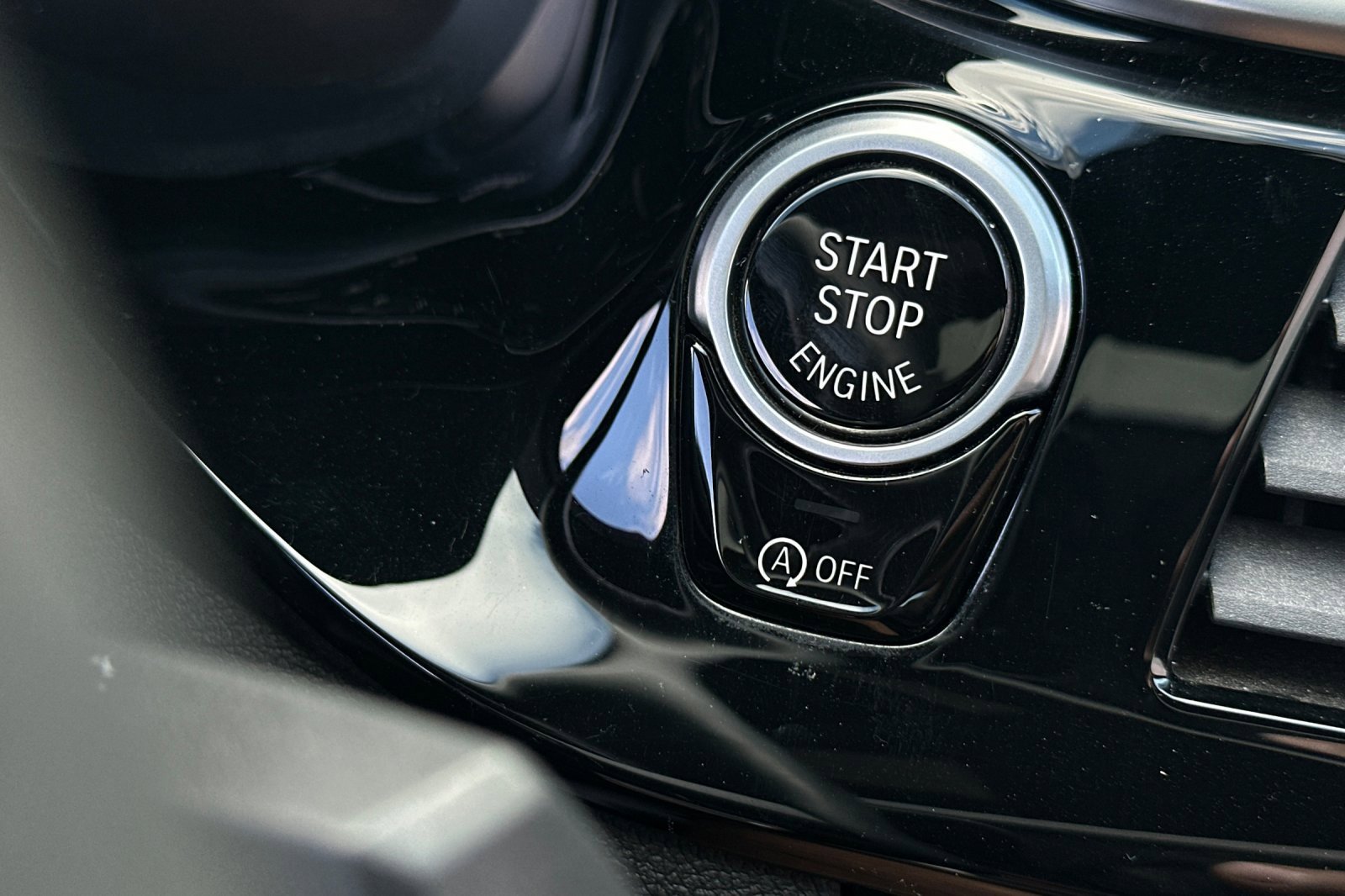 Used 2018 BMW 530i image 24