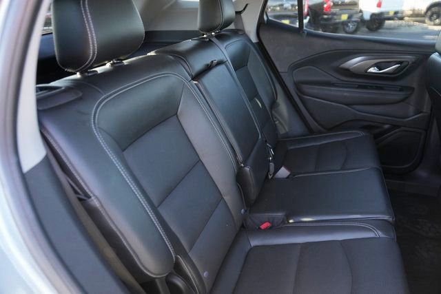 Used 2023 GMC Terrain SLT w/ Tech Package image 17