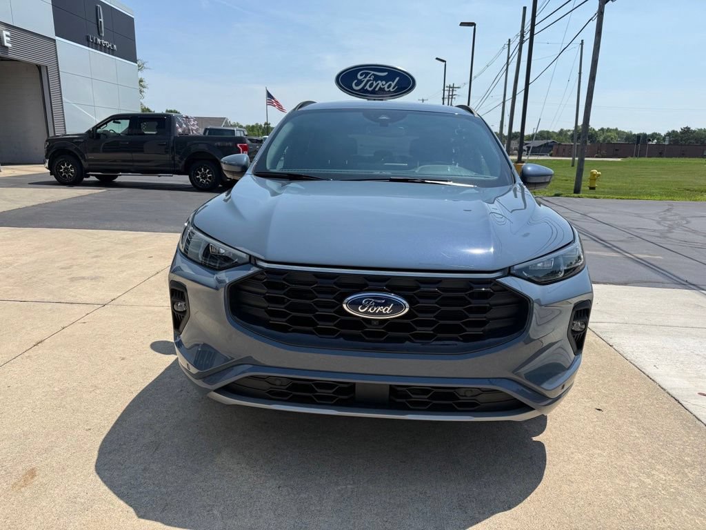Certified 2024 Ford Escape ST-Line Elite AWD/4WD image 4
