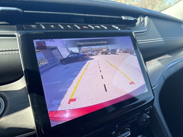 Used 2023 Jeep Grand Cherokee Limited image 13