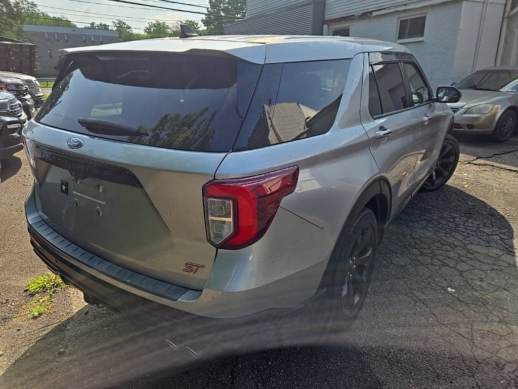 Certified 2022 Ford Explorer ST w/ Equipment Group 401A AWD/4WD image 6
