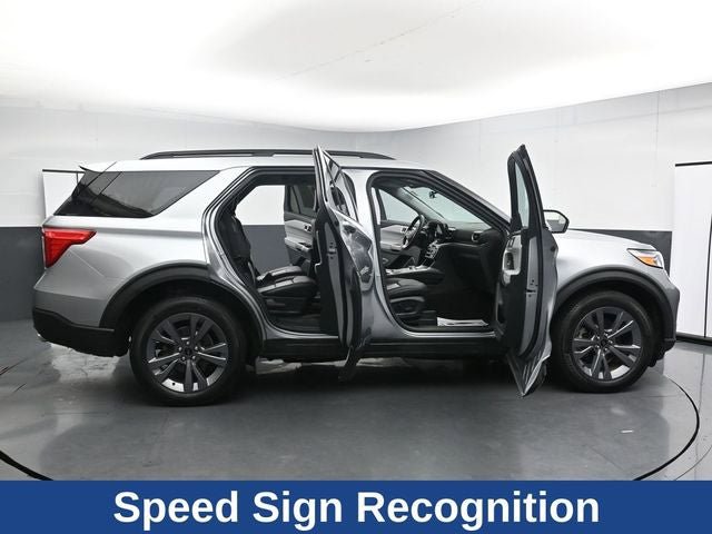 Certified 2024 Ford Explorer XLT w/ Equipment Group 202A AWD/4WD image 37
