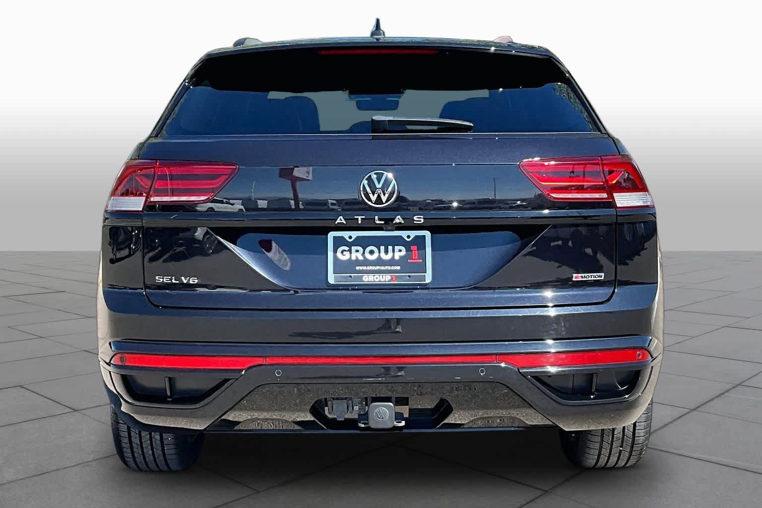 Used 2022 Volkswagen Atlas Cross Sport SEL R-Line AWD/4WD image 5