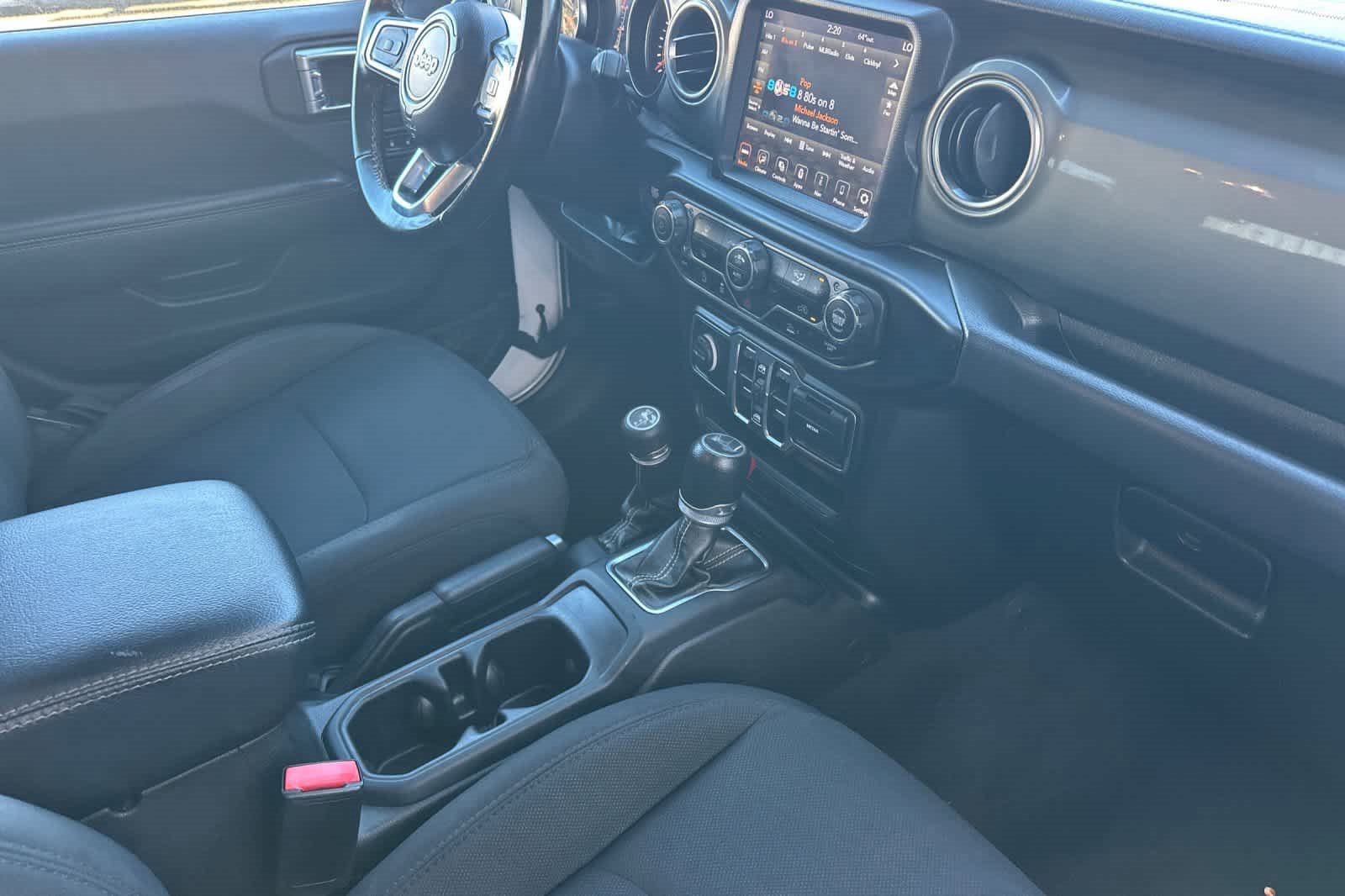 Used 2022 Jeep Wrangler Unlimited Sahara image 17