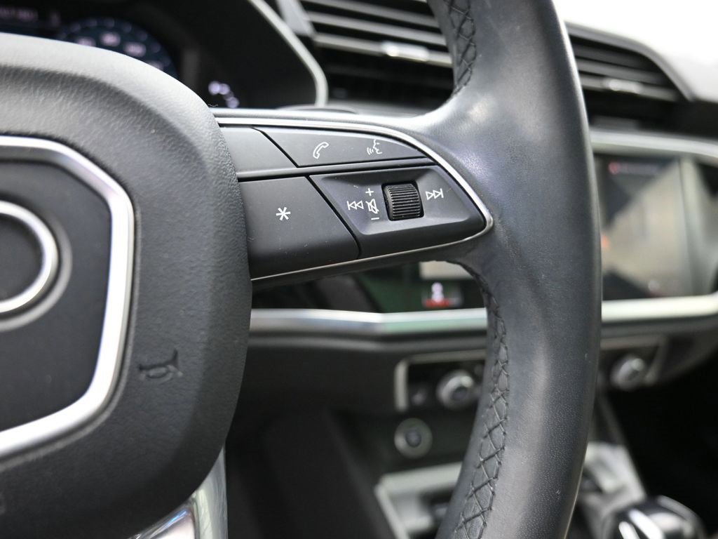 Used 2023 Audi Q3 2.0T Premium Plus w/ Premium Plus Package image 30