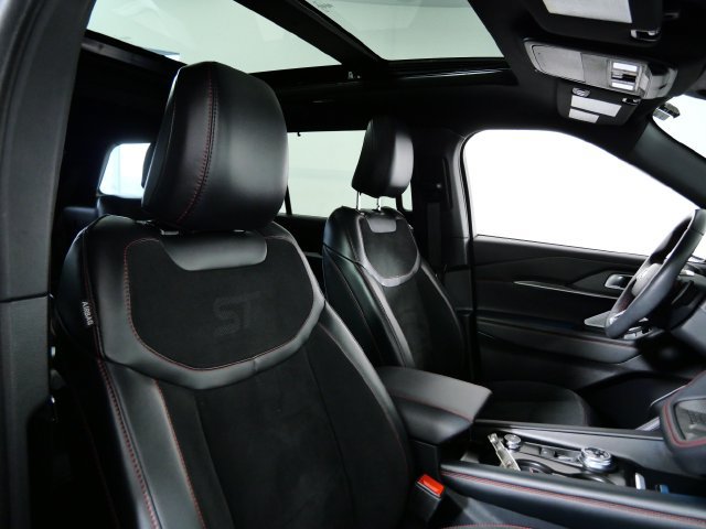 Certified 2025 Ford Explorer ST AWD/4WD image 12