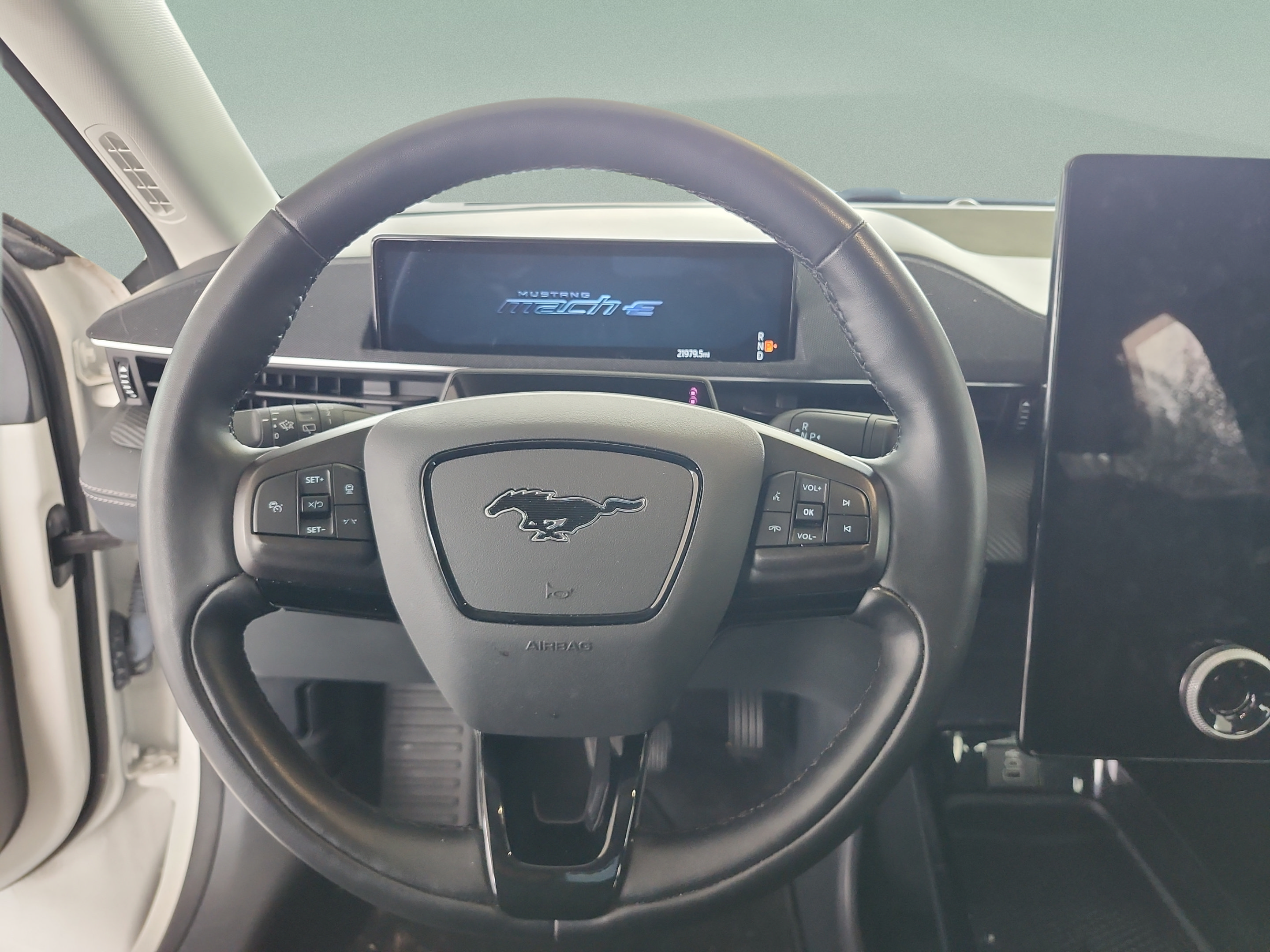Certified 2025 Ford Mustang Mach-E Select RWD image 8