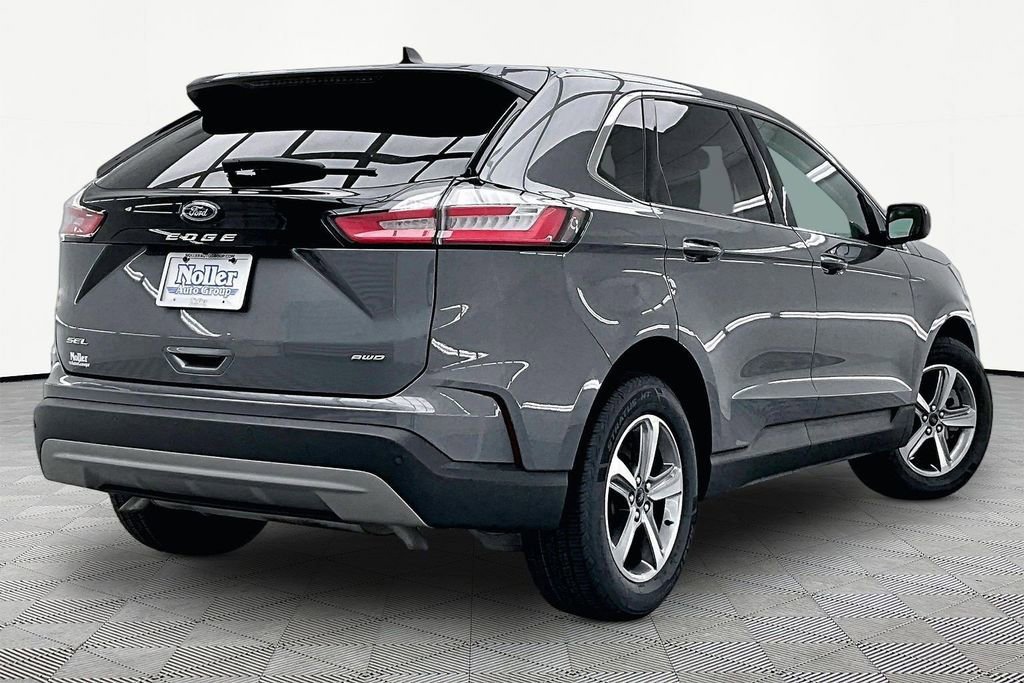 Certified 2024 Ford Edge SEL w/ Convenience Package AWD/4WD image 4