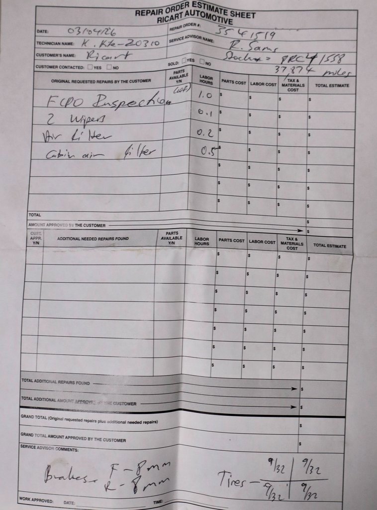 Used 2025 Toyota Camry SE image 11