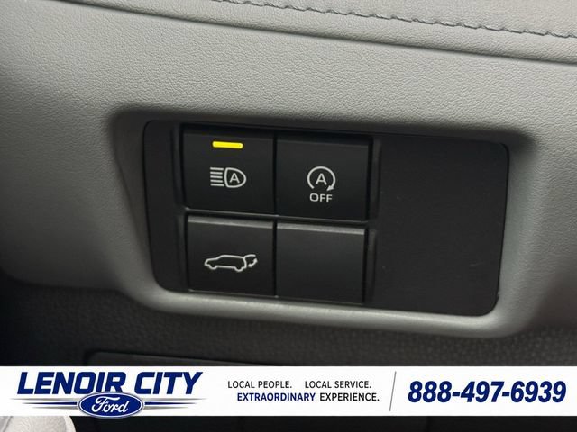 Used 2023 Toyota Highlander XLE AWD/4WD image 18