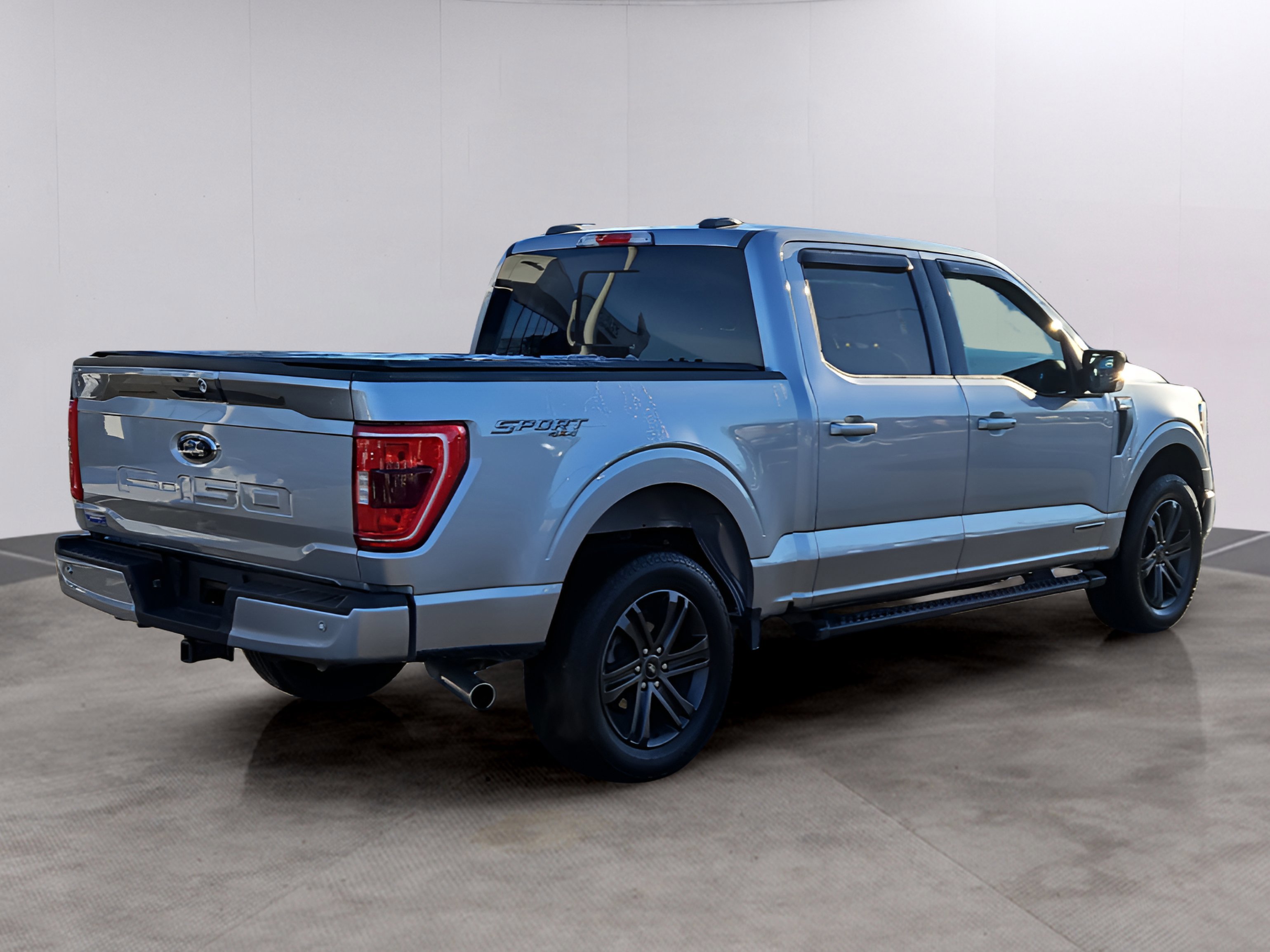 Certified 2022 Ford F150 XLT w/ Equipment Group 302A High image 4