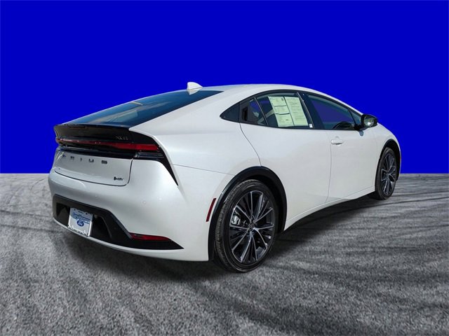 Used 2023 Toyota Prius XLE image 4