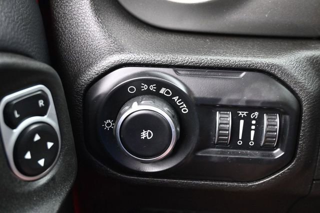 Used 2019 Jeep Wrangler Unlimited Sahara w/ Safety Group AWD/4WD image 22