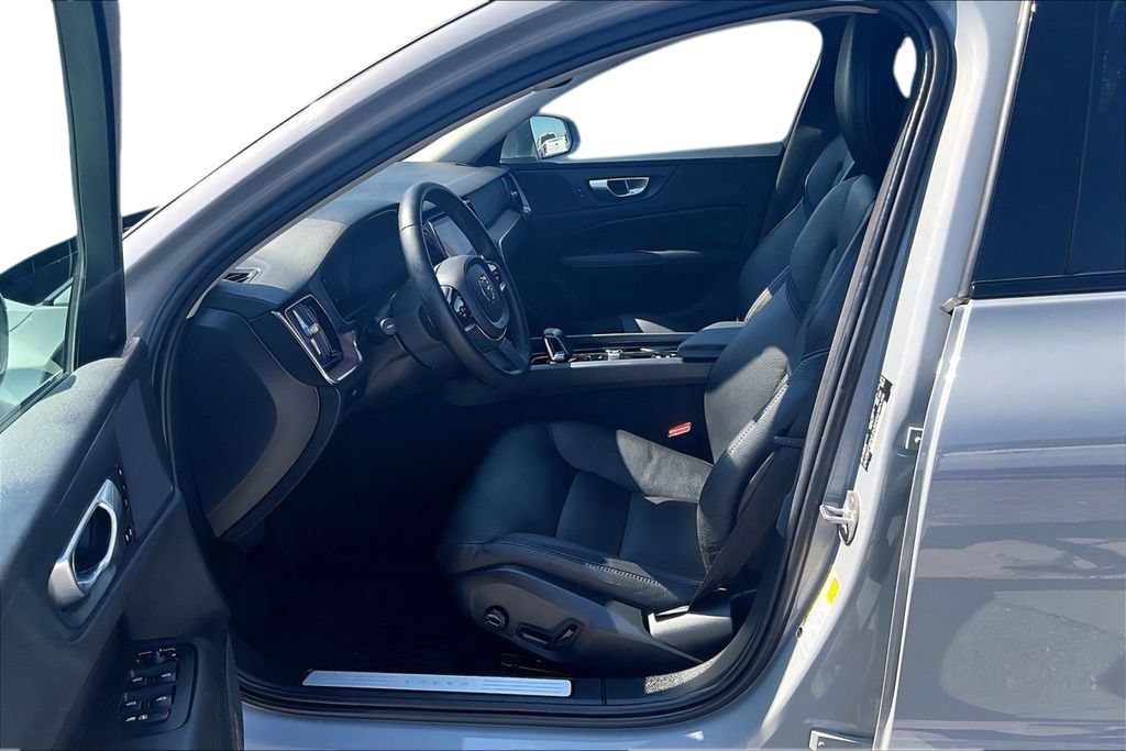 Used 2024 Volvo V60 B5 Cross Country Plus AWD/4WD image 21