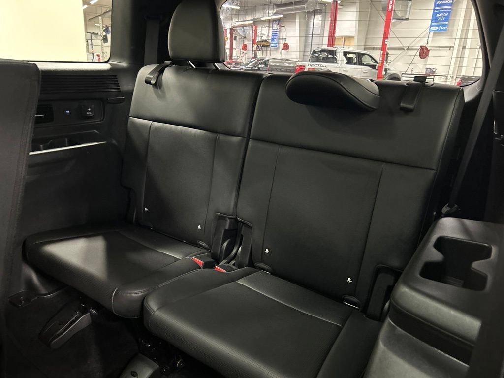 Used 2024 Hyundai Santa Fe Limited AWD/4WD image 31