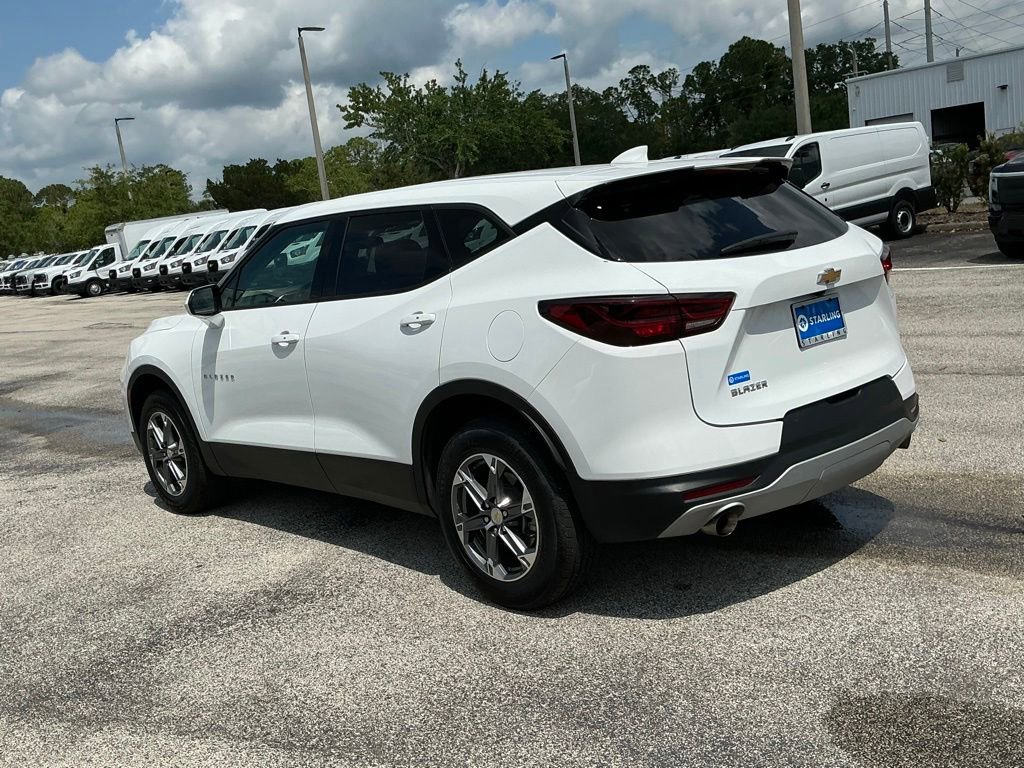 Used 2025 Chevrolet Blazer LT FWD image 6