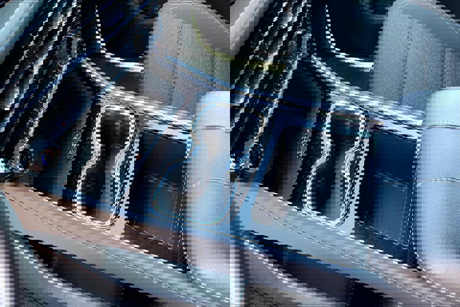 Used 2025 Chevrolet Traverse LT image 17