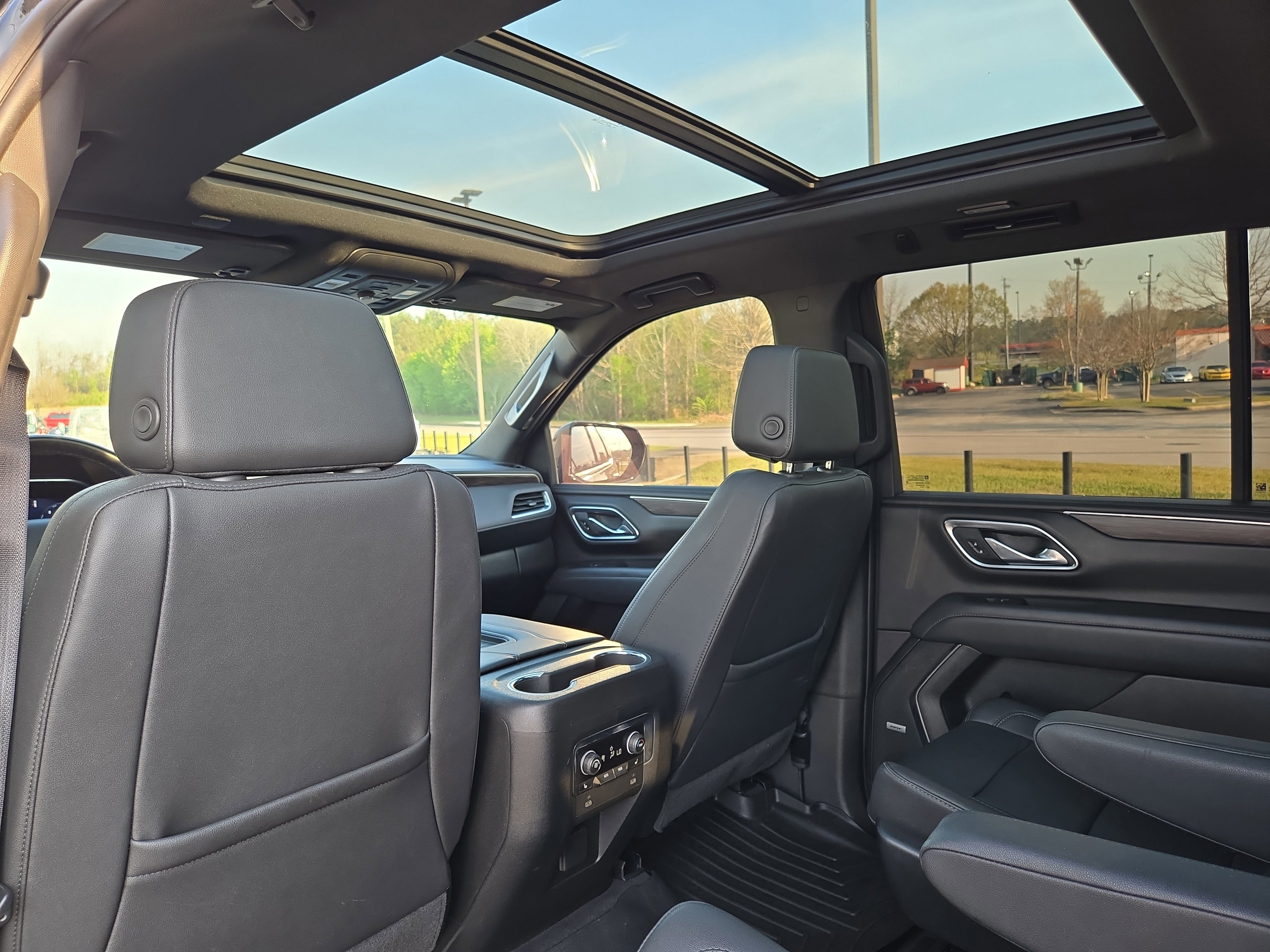 Used 2023 Chevrolet Tahoe Z71 w/ Luxury Package image 17