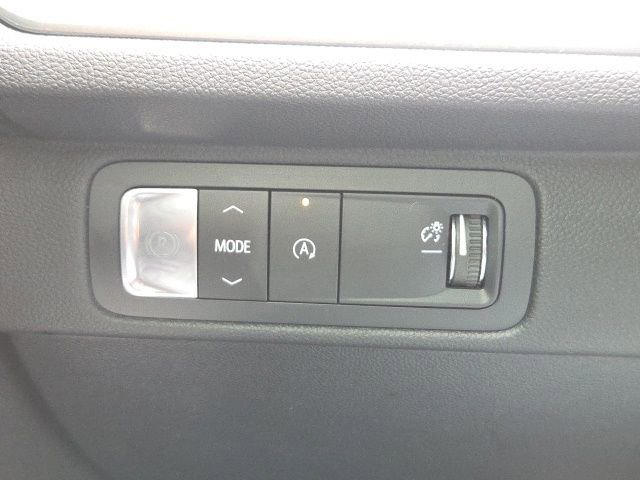 Used 2024 Chevrolet Traverse LT w/ LPO, Floor Liner Package FWD image 28