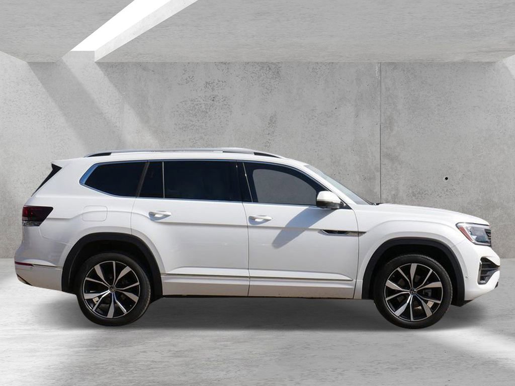 Used 2024 Volkswagen Atlas SEL Premium R-Line AWD/4WD image 2