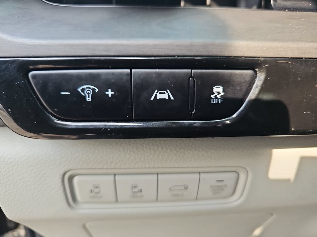 Used 2022 Kia Carnival SX FWD image 26