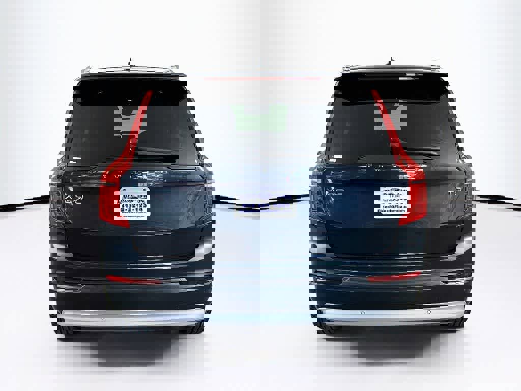 Used 2022 Volvo XC90 T5 Momentum w/ Advanced Package FWD image 5
