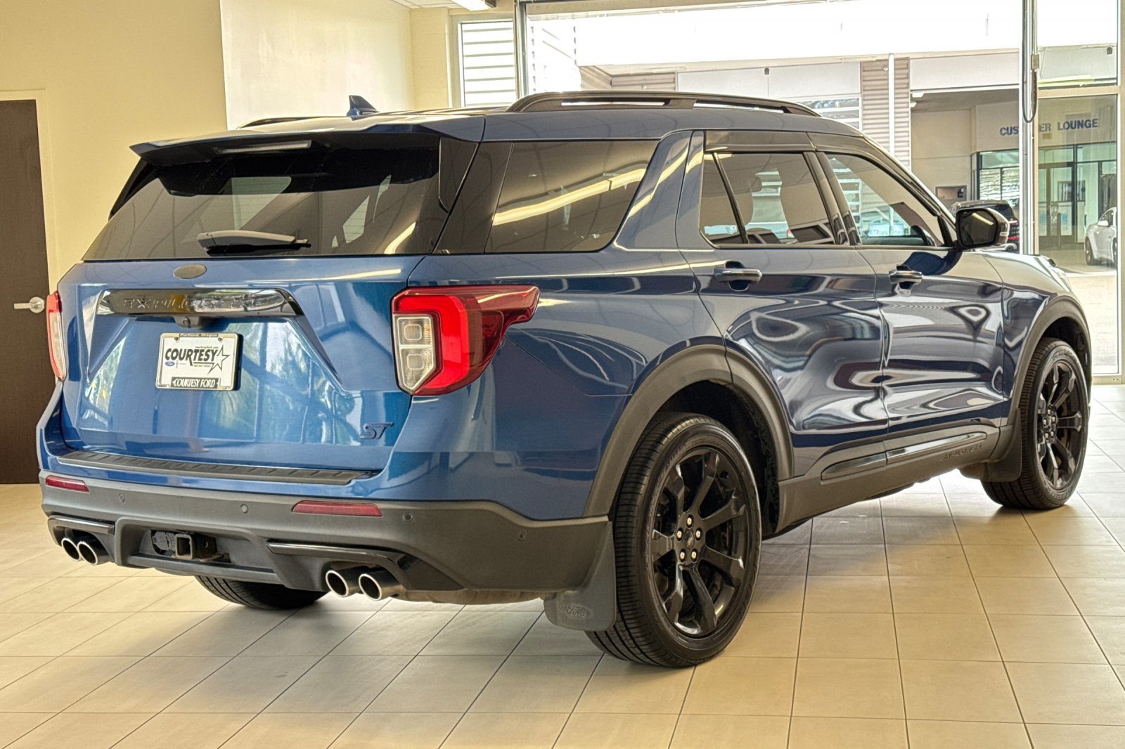Certified 2020 Ford Explorer ST w/ ST Street Pack image 4