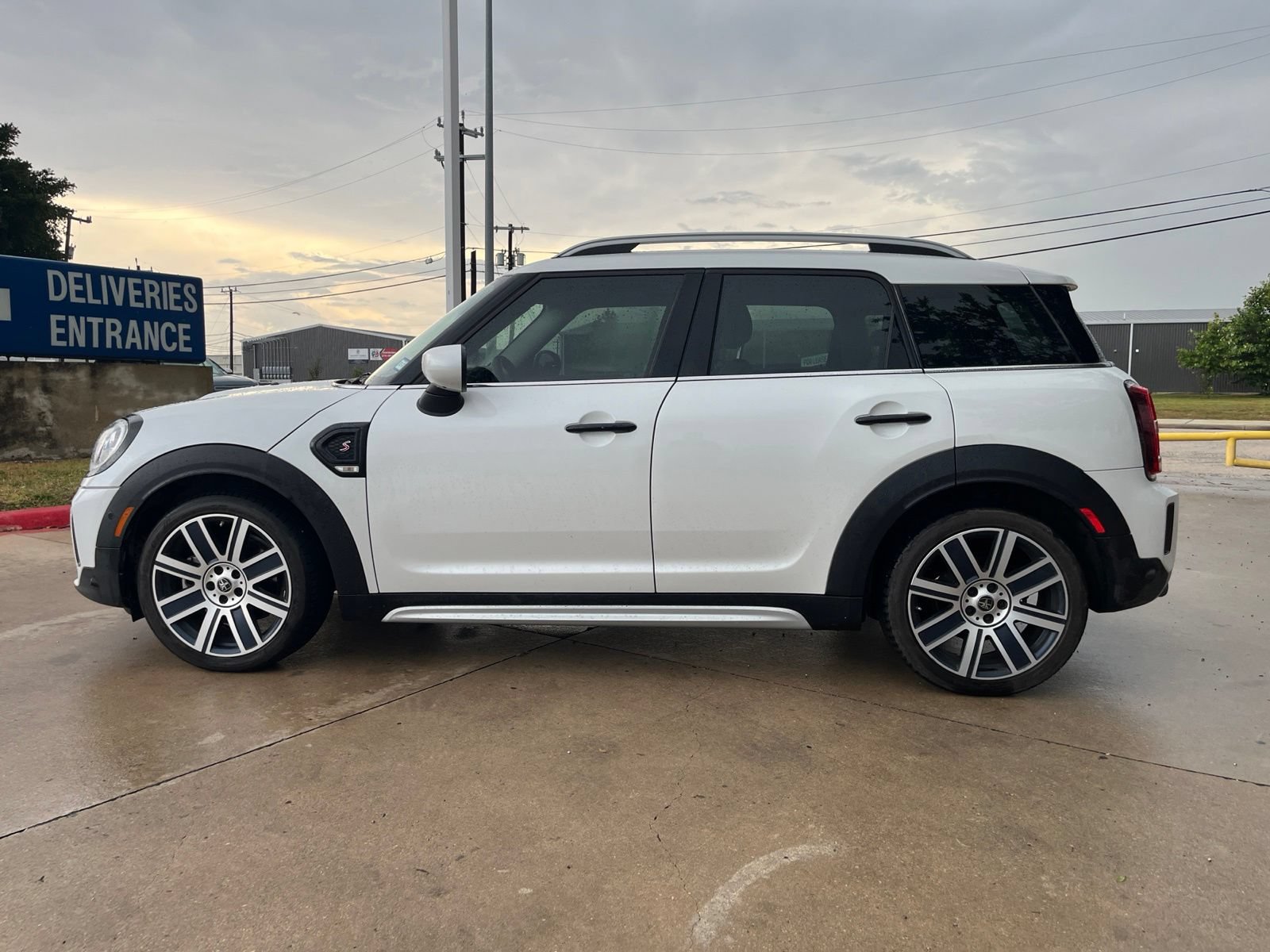 Used 2024 MINI Cooper Countryman S FWD image 3