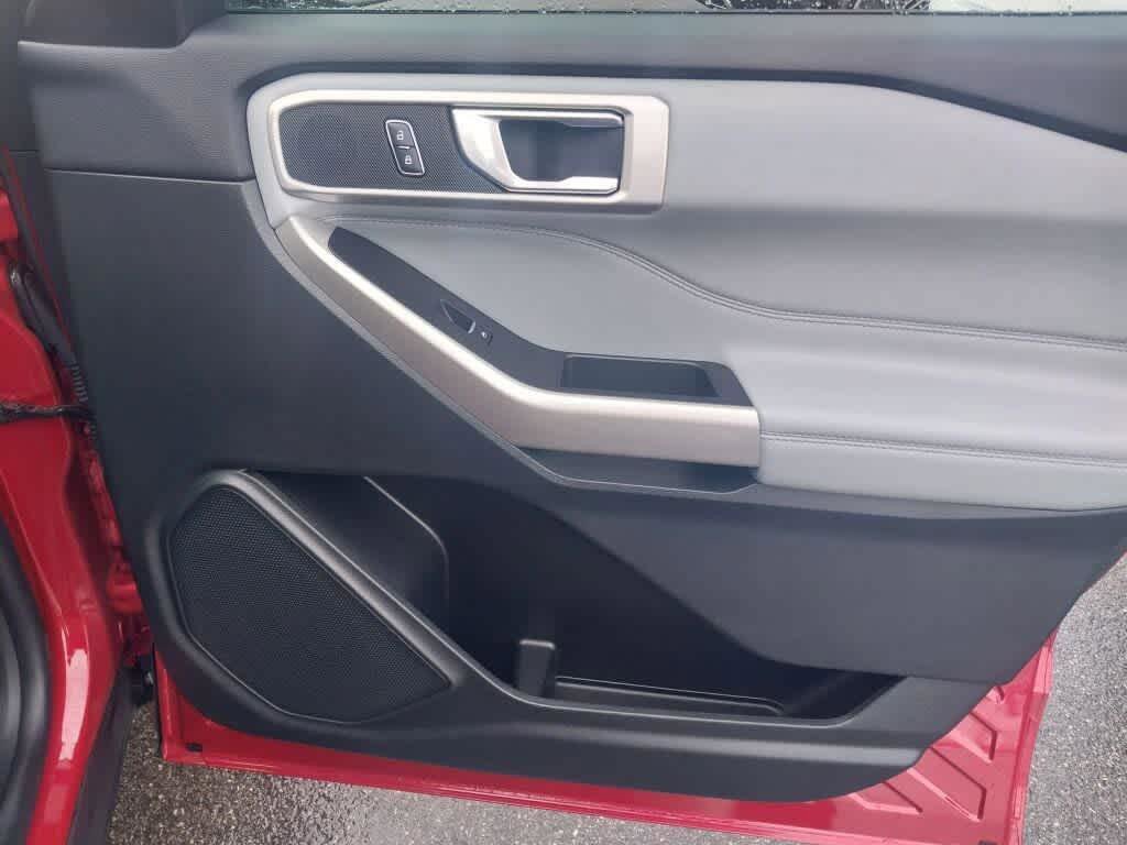 Certified 2023 Ford Explorer XLT w/ Equipment Group 202A AWD/4WD image 27