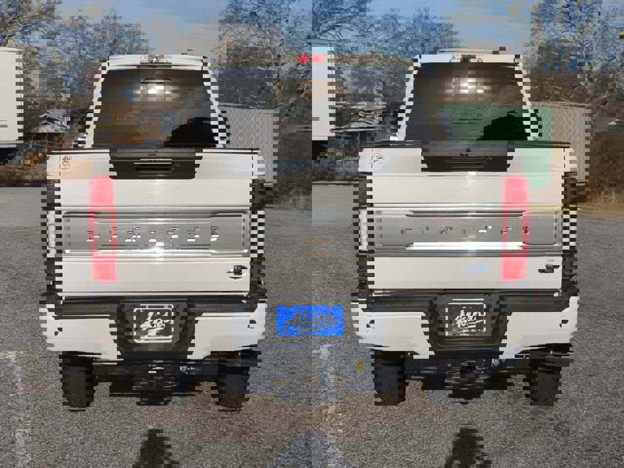 Certified 2022 Ford F250 Limited w/ FX4 Off-Road Package image 3