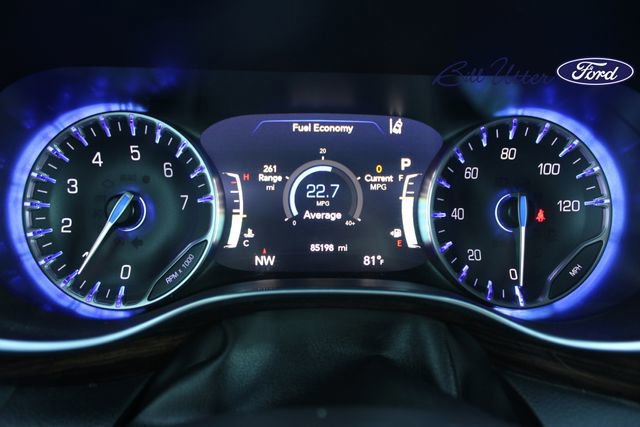 Used 2023 Chrysler Pacifica Limited image 26