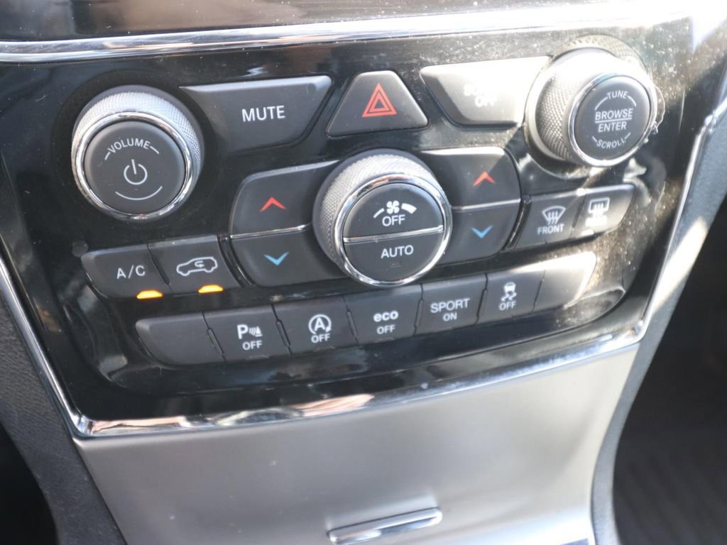 Used 2021 Jeep Grand Cherokee Limited image 23