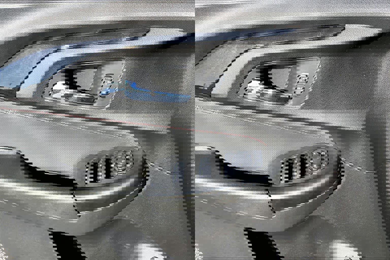 Used 2023 Chevrolet TrailBlazer RS w/ Sun and Liftgate Package image 32