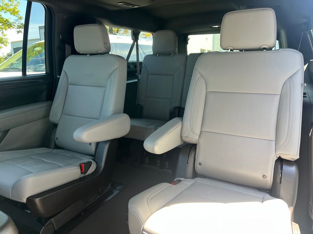 Used 2023 Chevrolet Suburban LT w/ LT Signature Plus Package AWD/4WD image 14