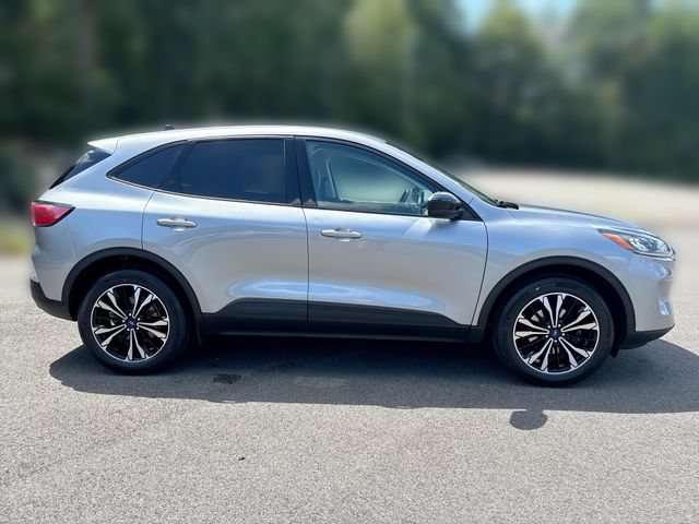 Certified 2022 Ford Escape SE w/ SE Sport Appearance Package AWD/4WD image 9