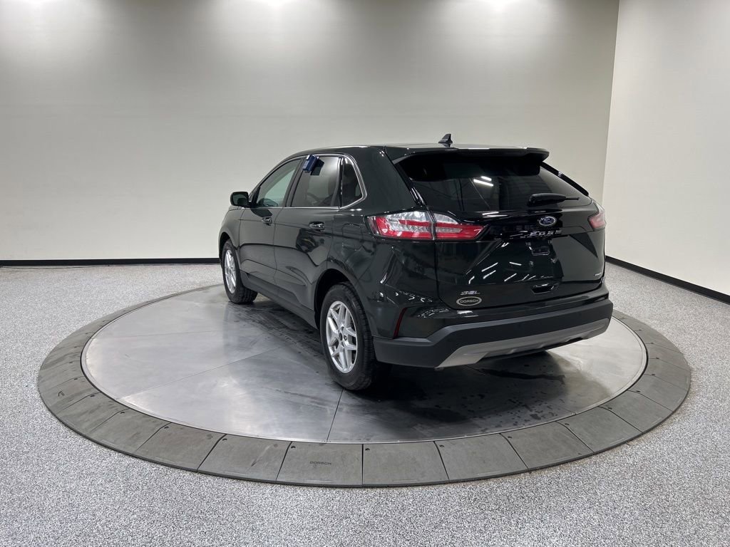 Certified 2024 Ford Edge SEL w/ Convenience Package AWD/4WD image 9
