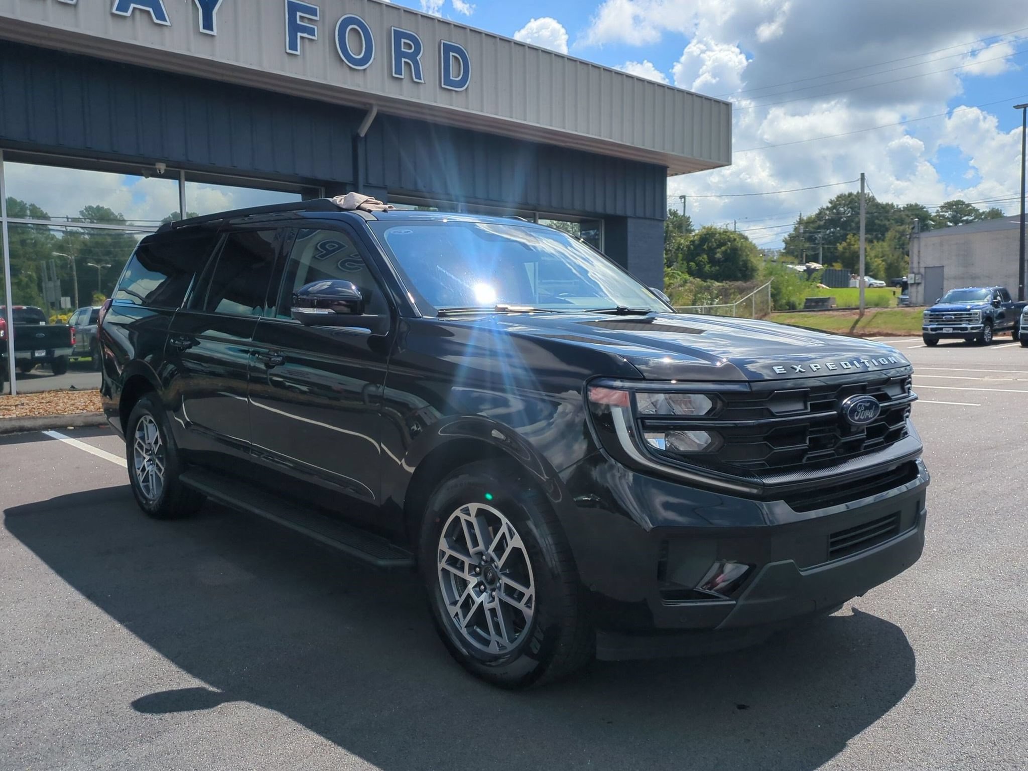 Certified 2025 Ford Expedition Max Active RWD image 3