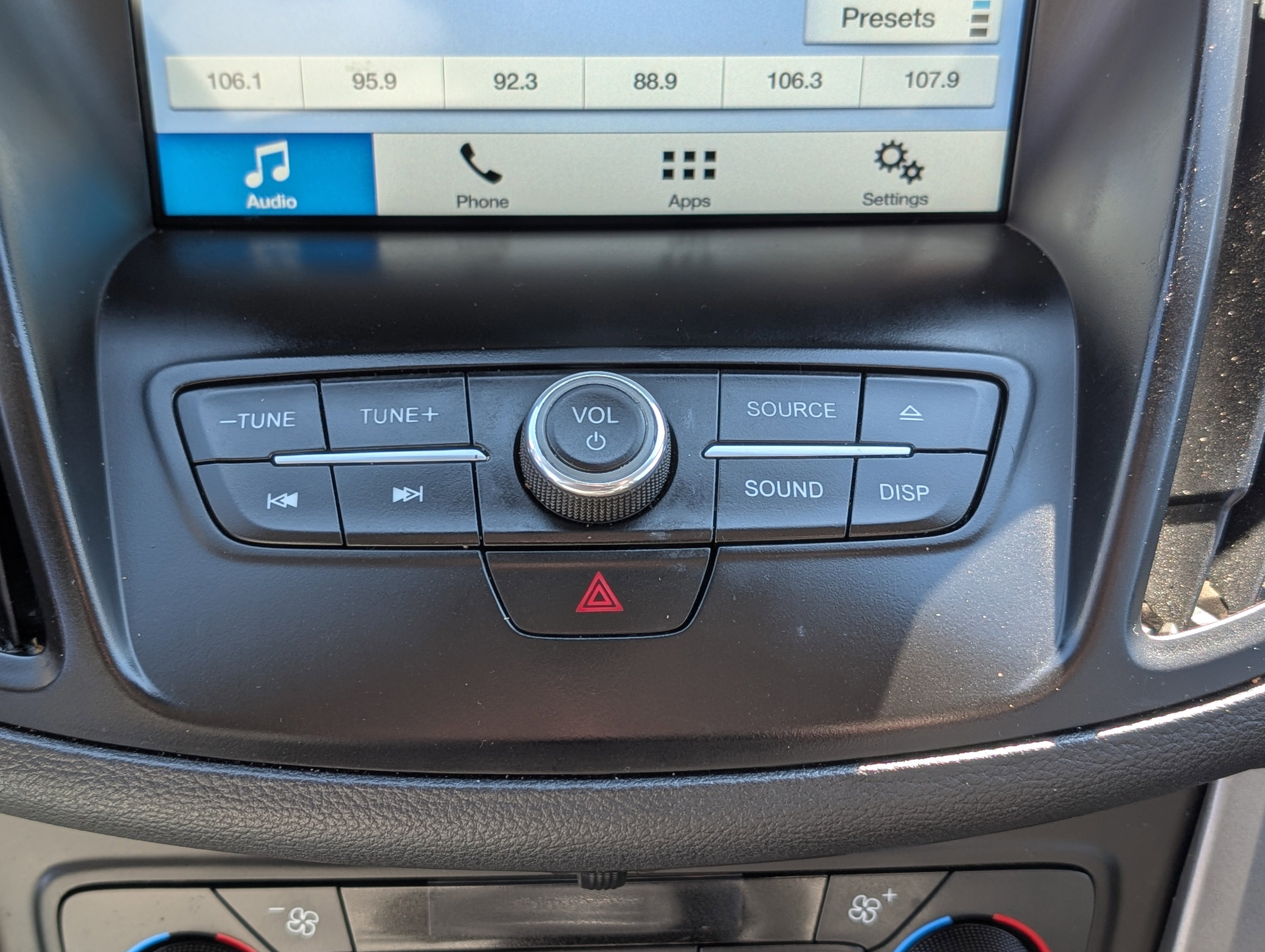 Certified 2018 Ford Escape SEL image 26