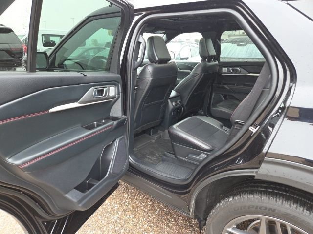 Certified 2025 Ford Explorer ST image 46
