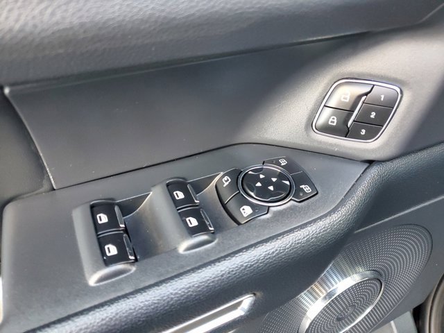 Certified 2024 Ford Expedition XLT image 17