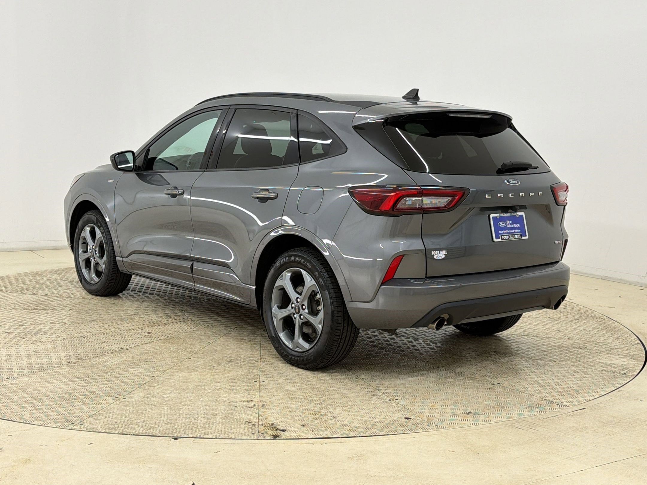 Certified 2024 Ford Escape ST-Line AWD/4WD image 3