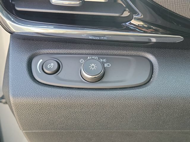 Used 2025 Buick Envista Sport Touring w/ Convenience I Package FWD image 24