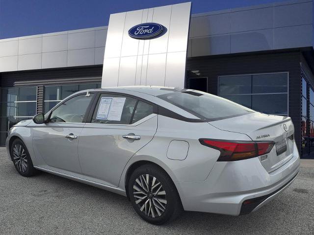 Used 2025 Nissan Altima 2.5 SV FWD image 3