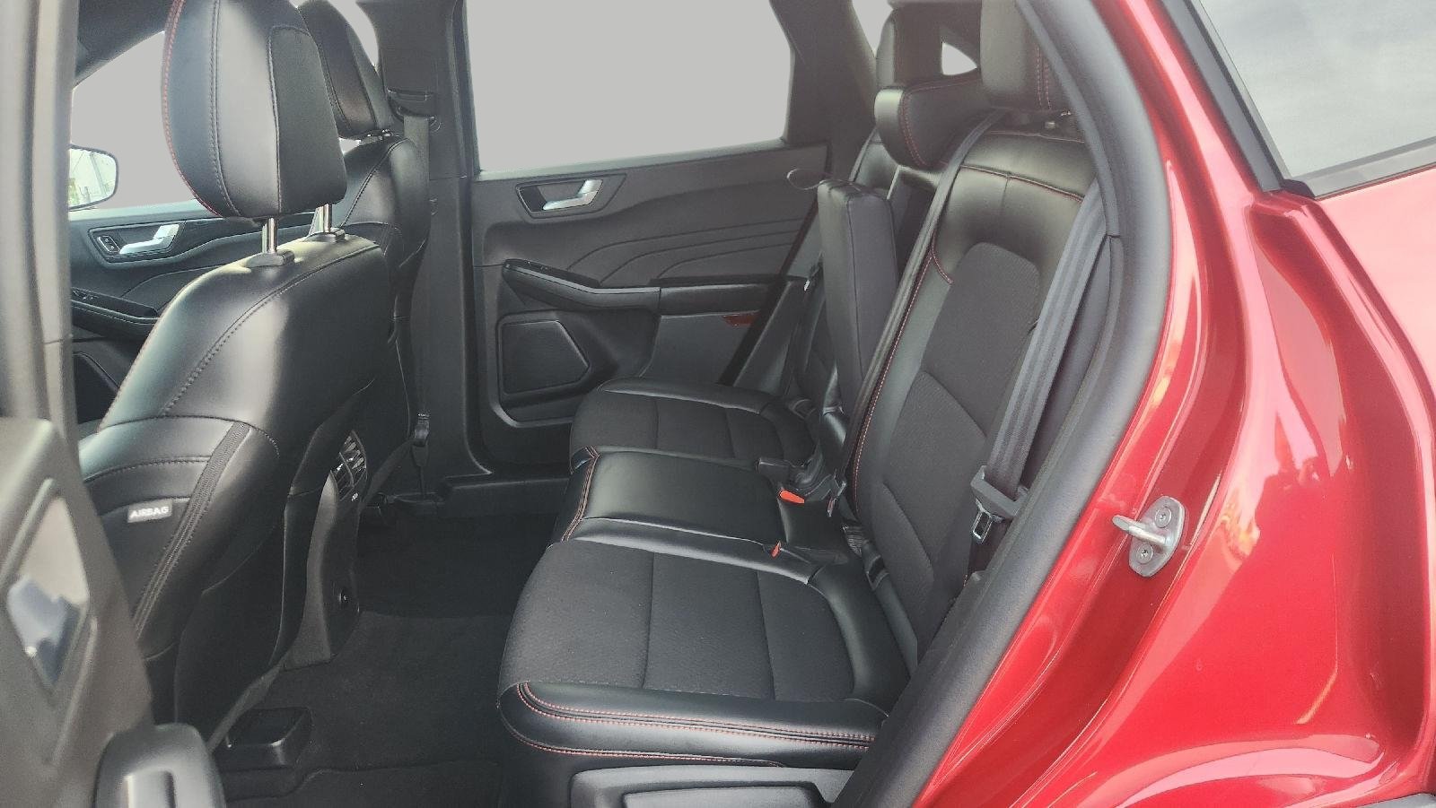 Certified 2025 Ford Escape ST-Line Select AWD/4WD image 15